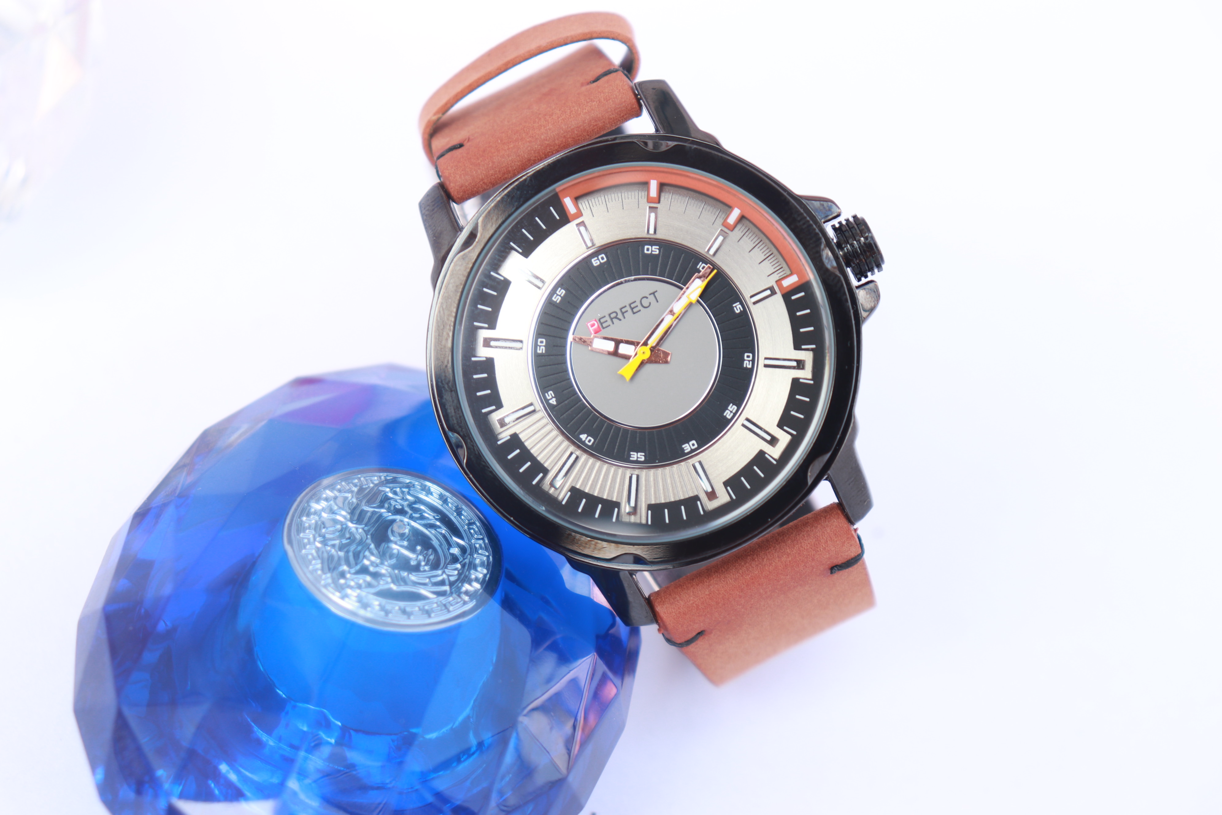 PERFECT WATCH FOR MEN IN BROWN